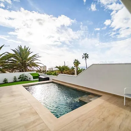 Daire Moderni S Bazenem *