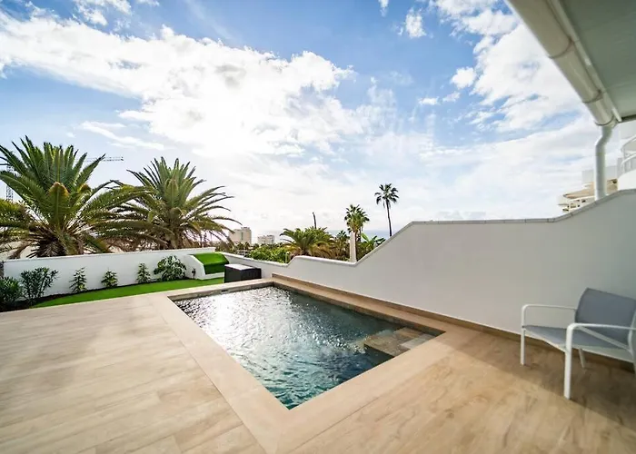 Daire Moderni S Bazenem *